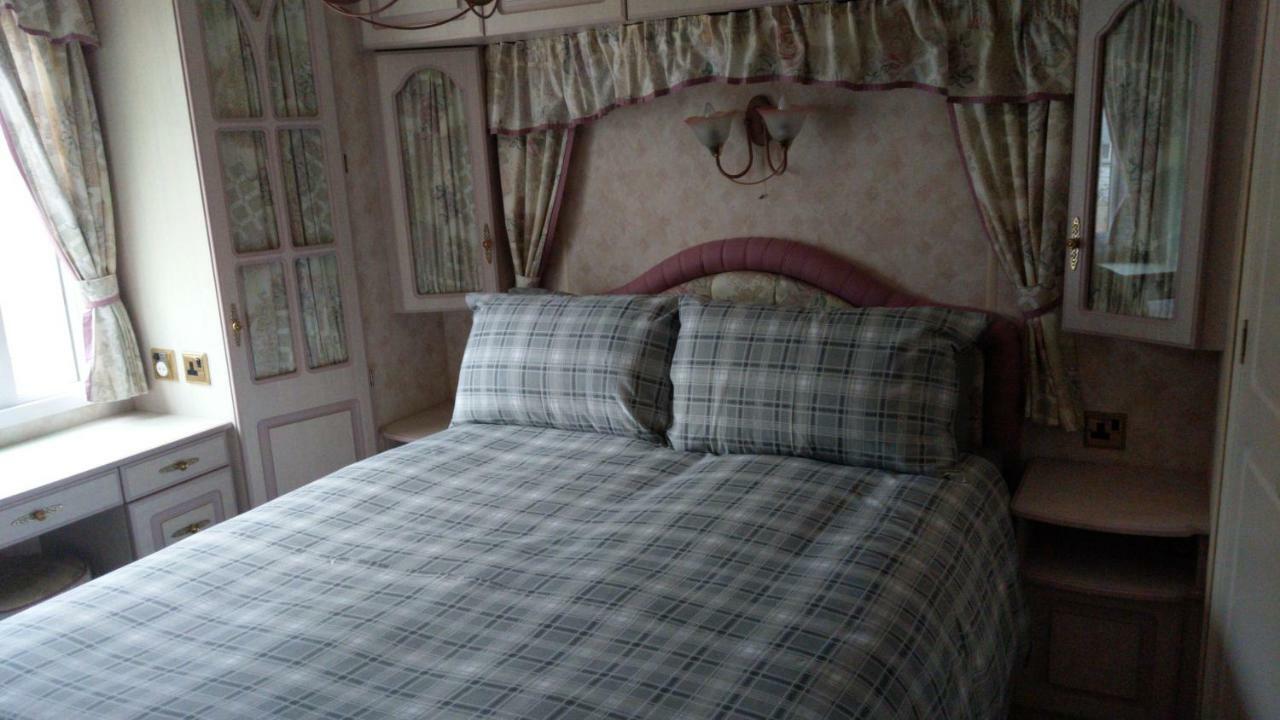 The Boat House Guesthouse โบท ออฟ การ์เทน ภายนอก รูปภาพ